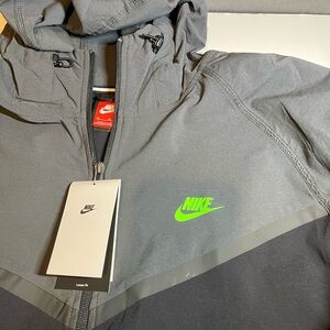 Size XL Men’s Nike Tech Black and Grey Volt Hooded Zip Jacket New